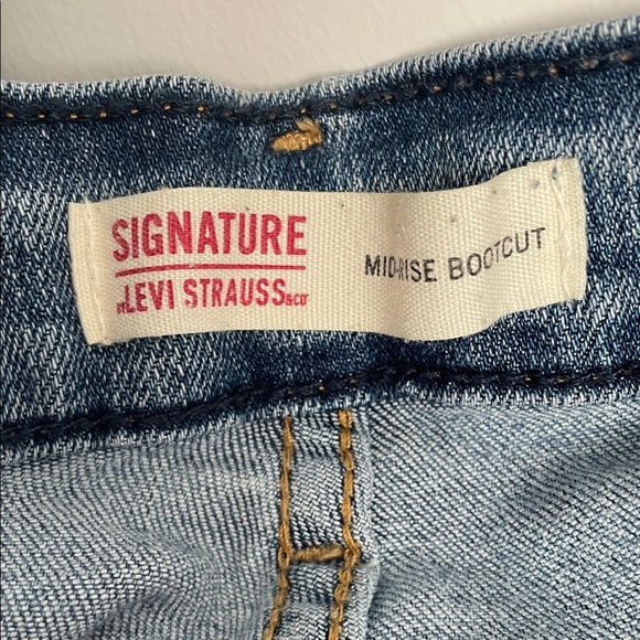 Signature by Levi Strauss Light Blue Flare Jeans - Picture 2 of 10